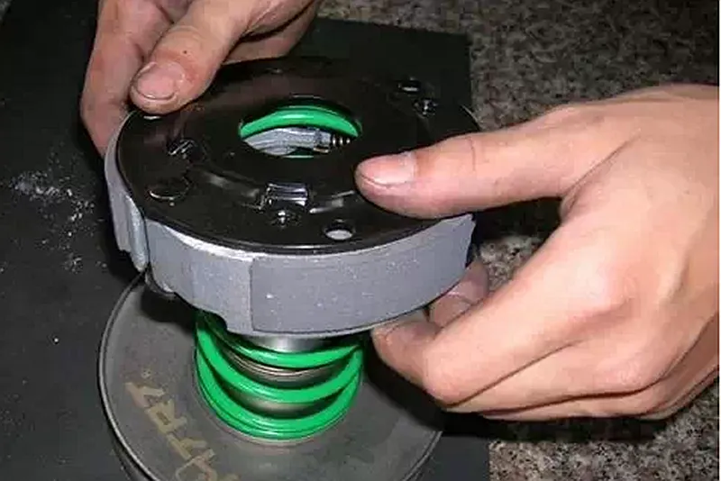 Clutch release block